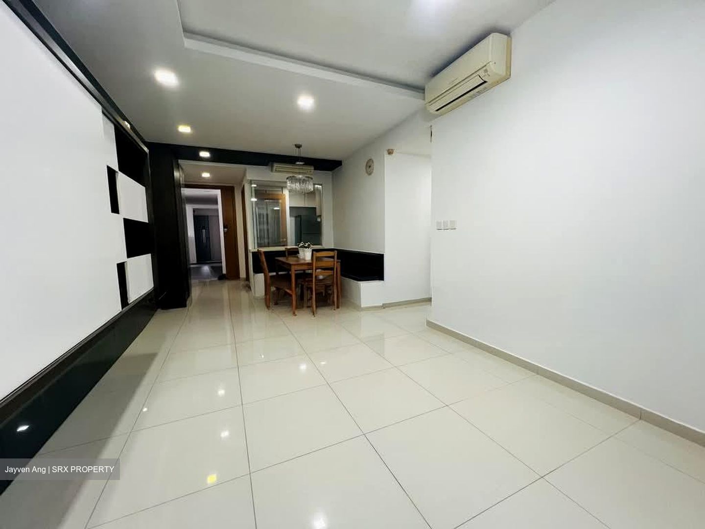 Prive (D19), Condominium #579948281